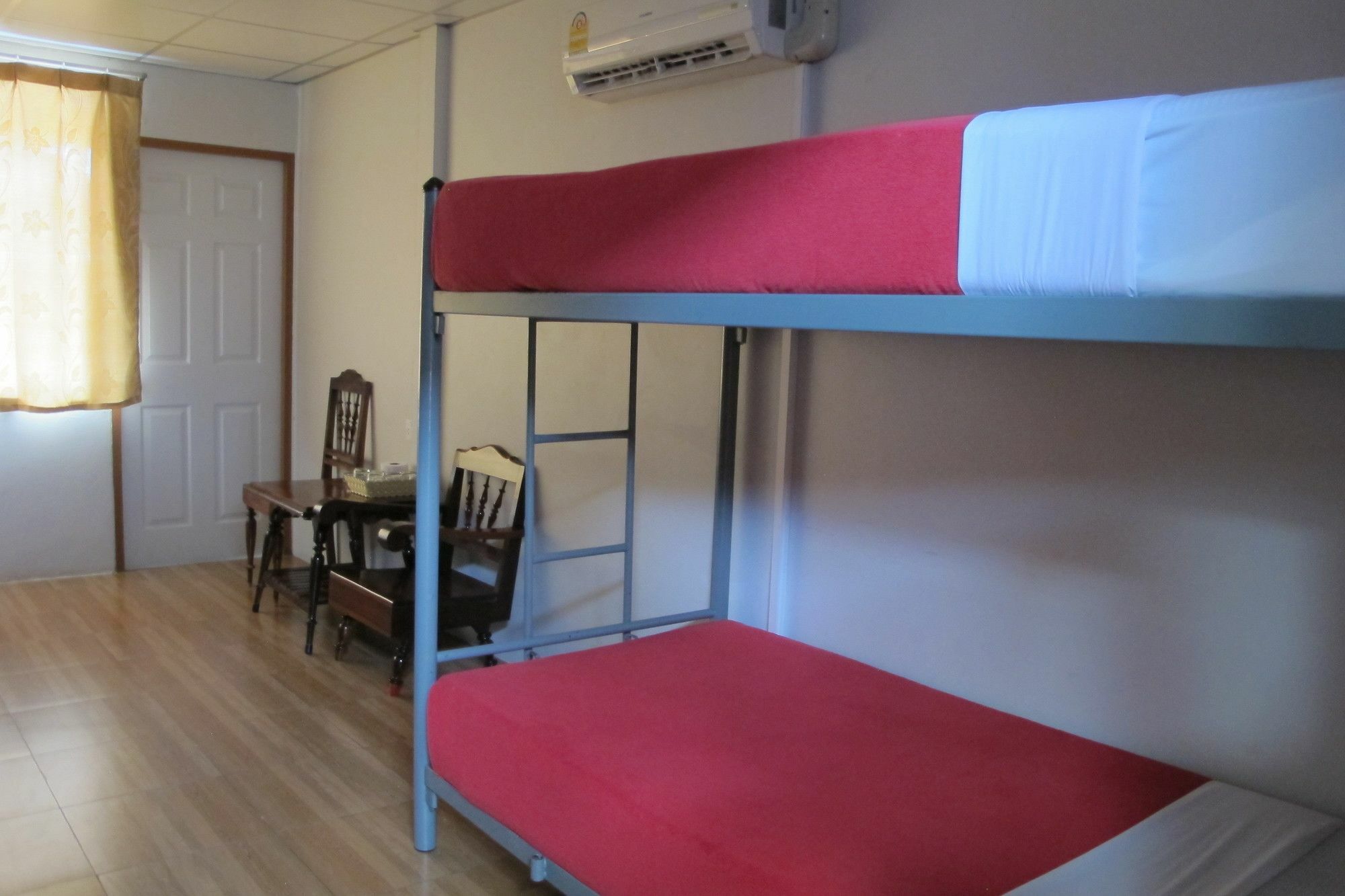 Samchai Hotel Si Racha Buitenkant foto