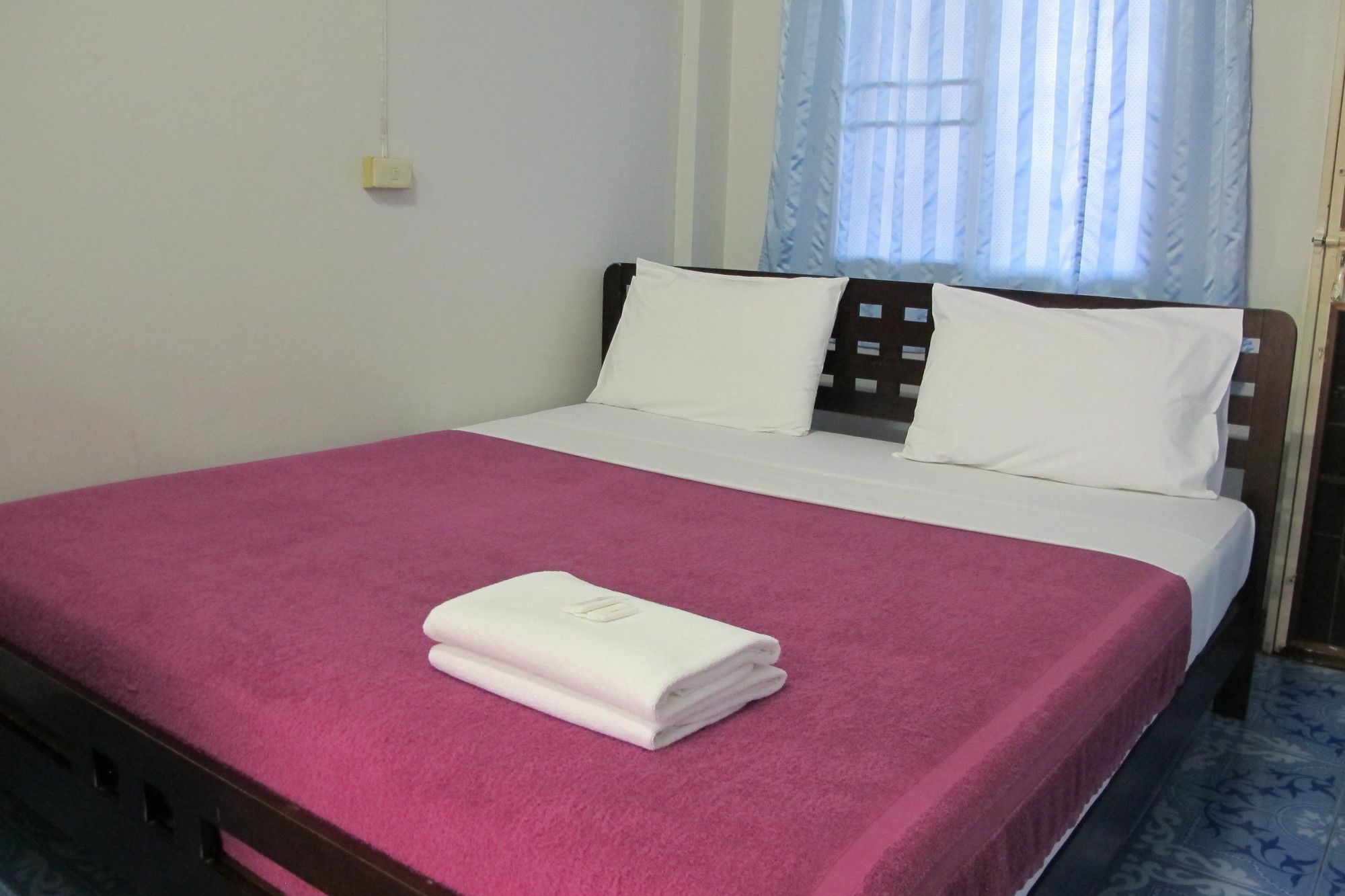 Samchai Hotel Si Racha Buitenkant foto