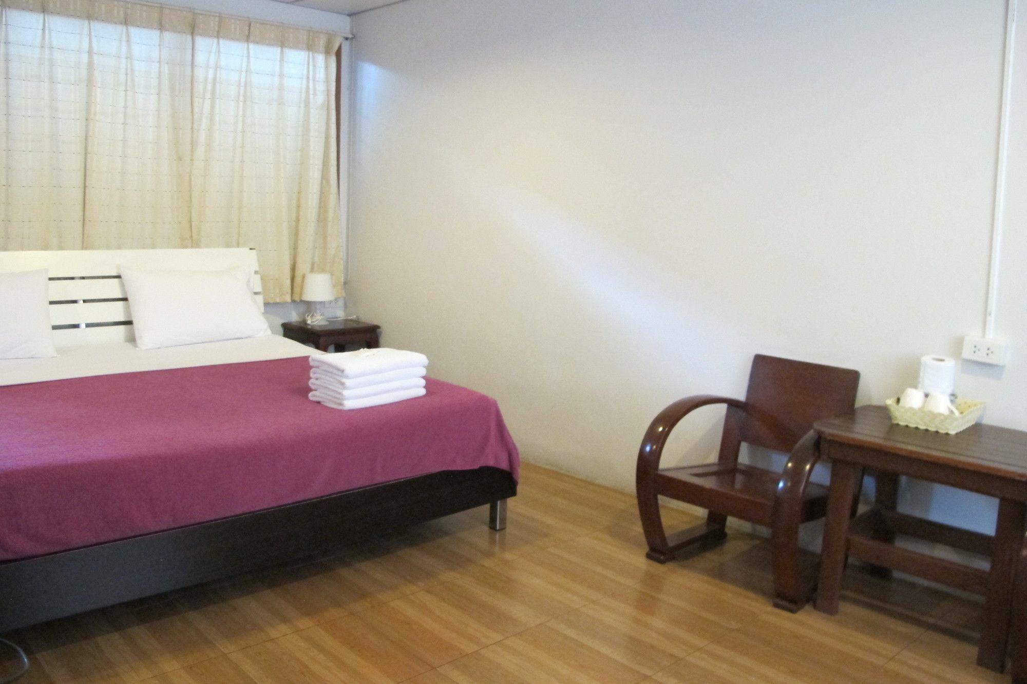 Samchai Hotel Si Racha Buitenkant foto