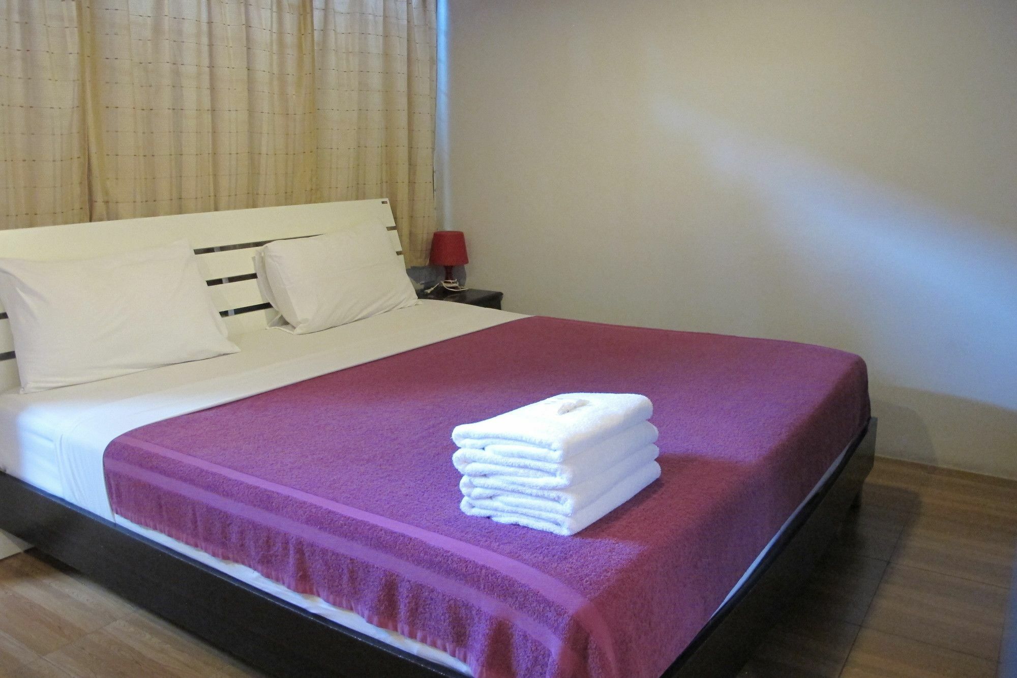 Samchai Hotel Si Racha Buitenkant foto