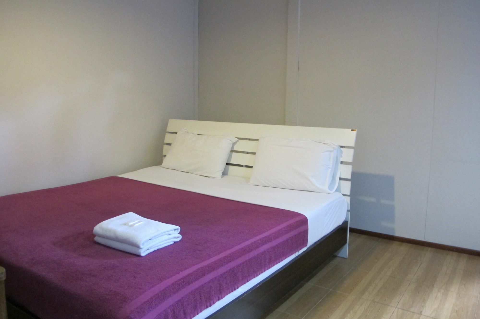 Samchai Hotel Si Racha Buitenkant foto