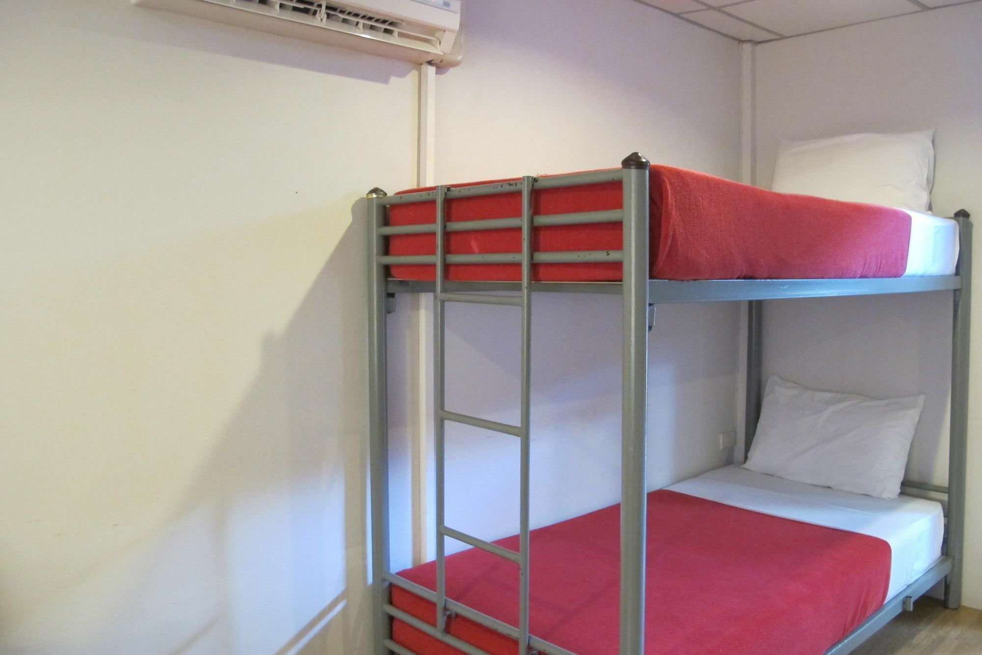 Samchai Hotel Si Racha Buitenkant foto