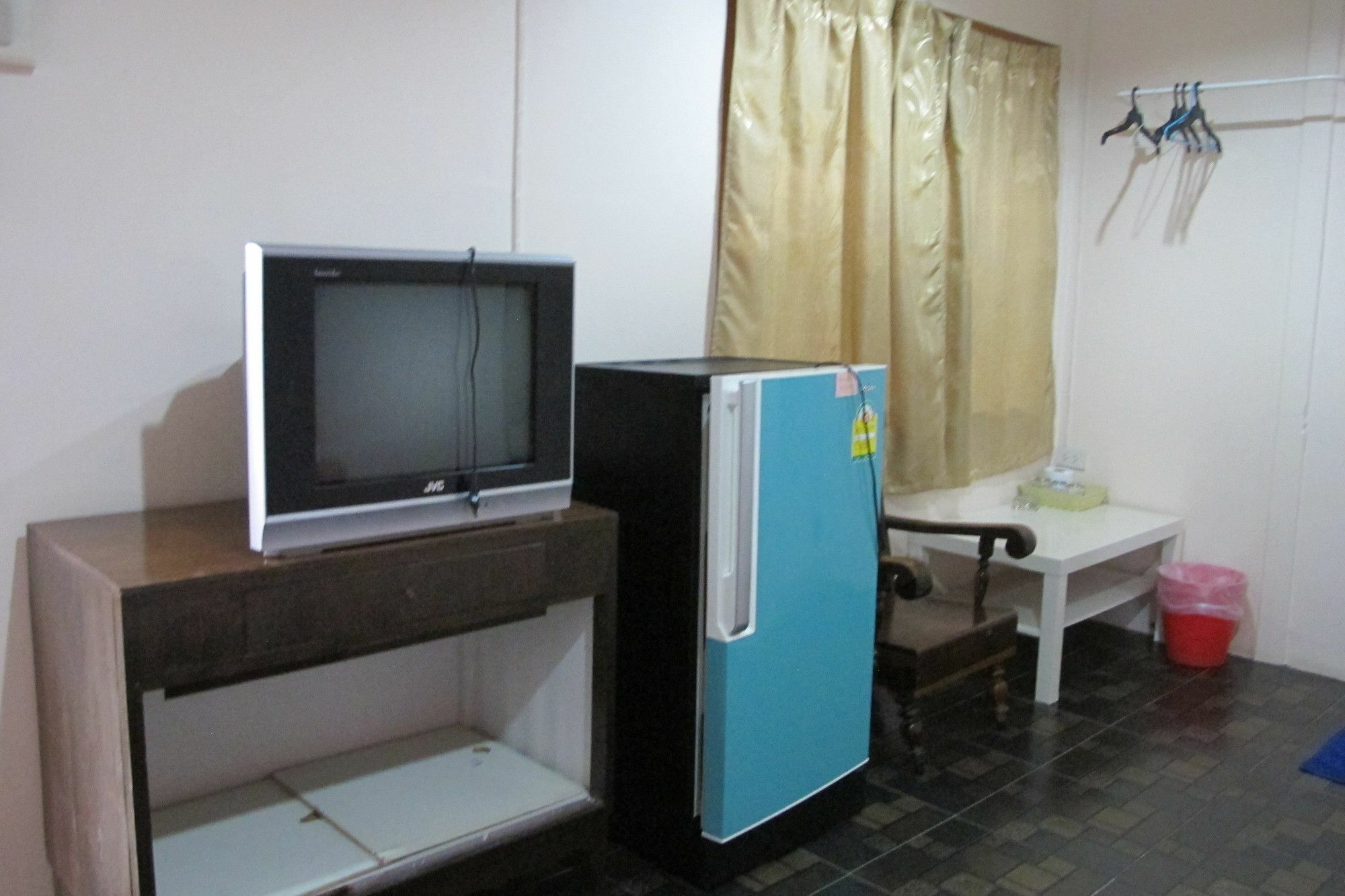 Samchai Hotel Si Racha Buitenkant foto