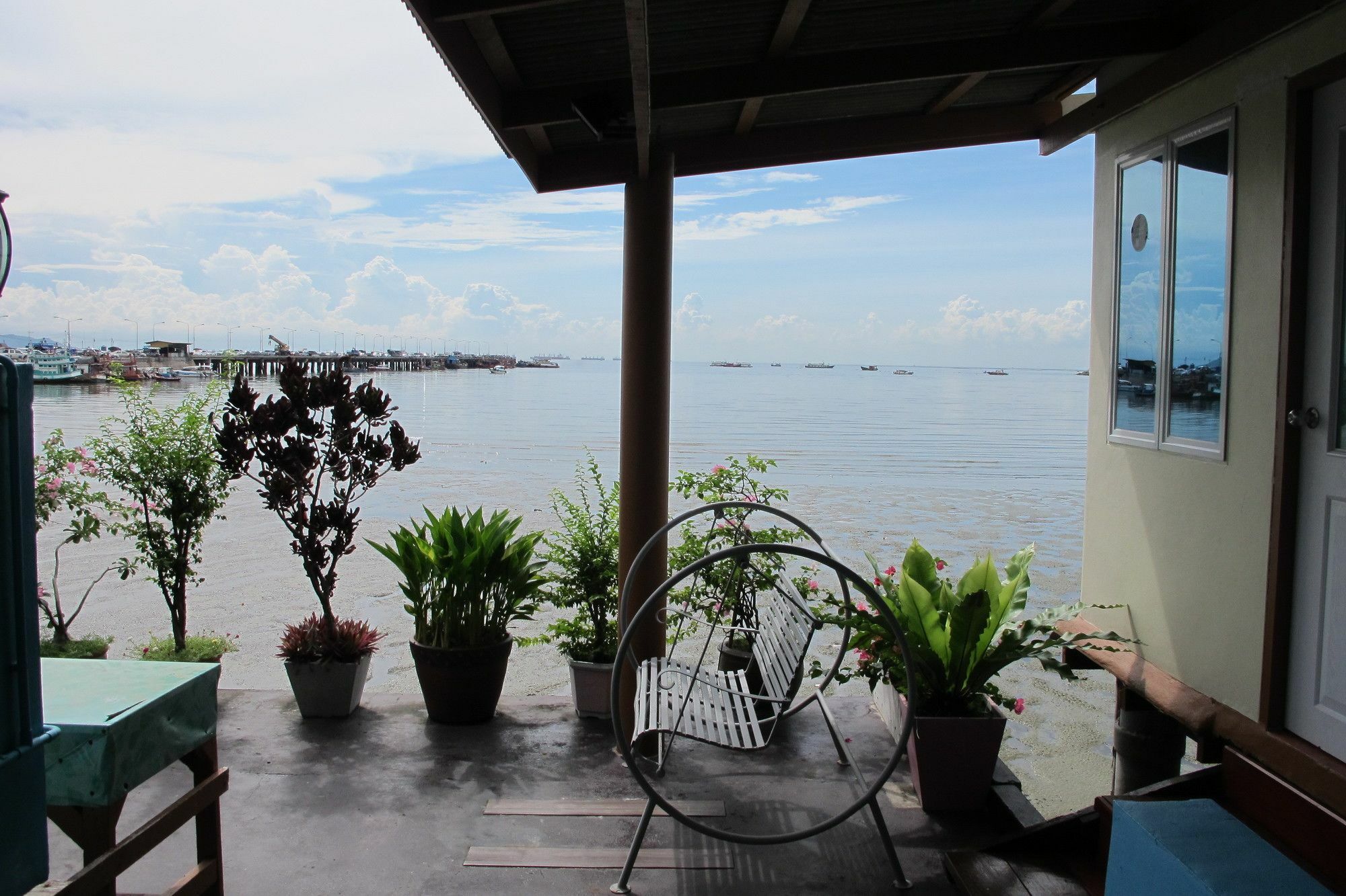 Samchai Hotel Si Racha Buitenkant foto