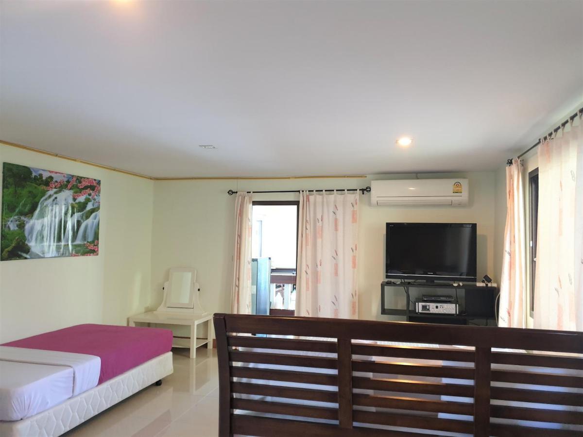 Samchai Hotel Si Racha Buitenkant foto