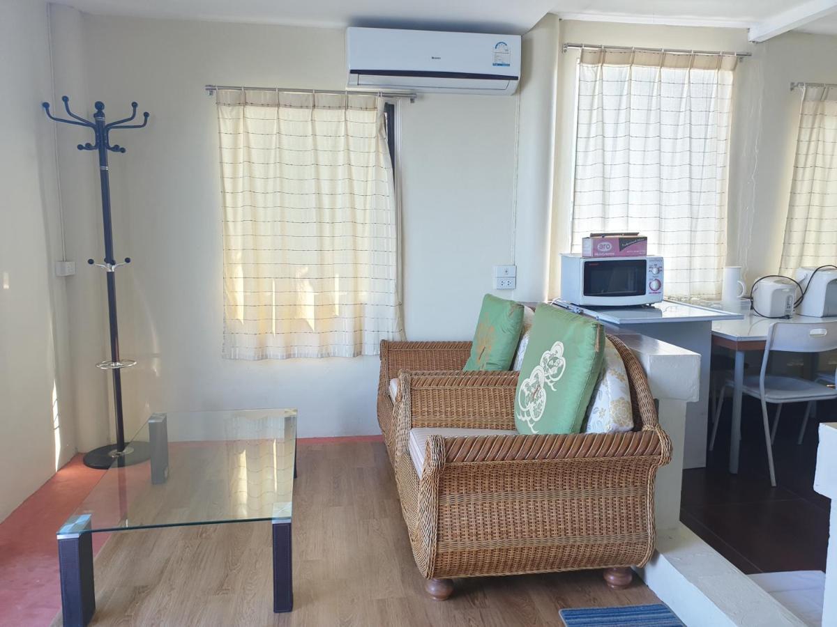 Samchai Hotel Si Racha Buitenkant foto
