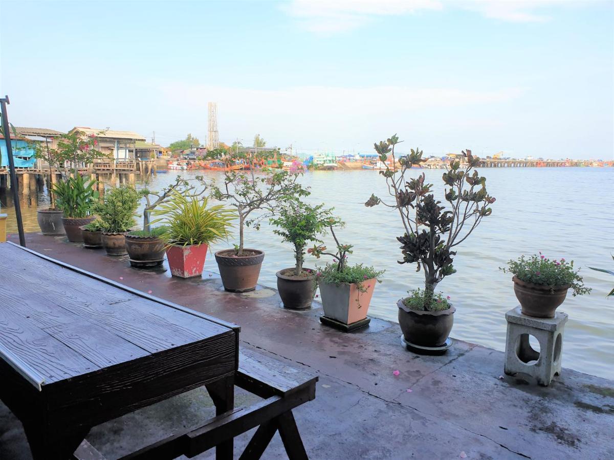 Samchai Hotel Si Racha Buitenkant foto