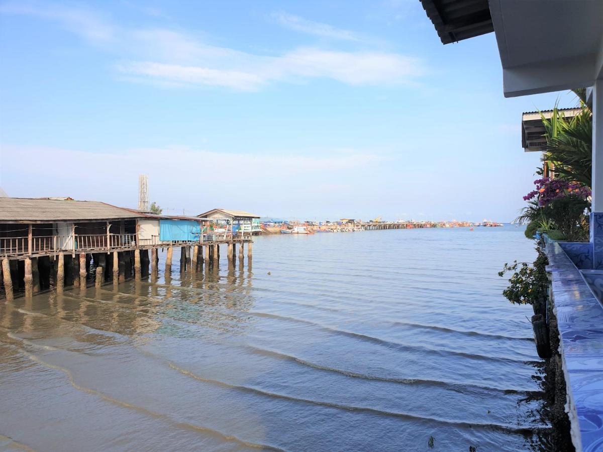 Samchai Hotel Si Racha Buitenkant foto